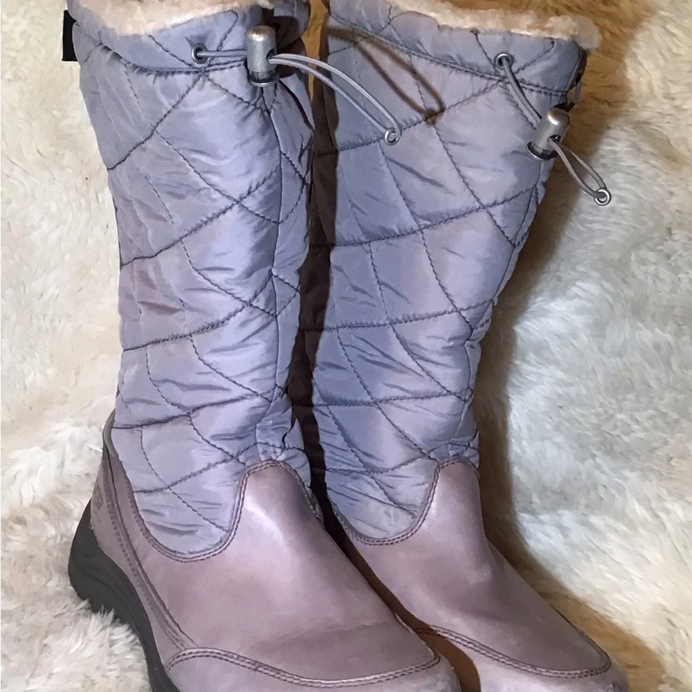 Ugg leather/quilted zip up boots 8 - Picture 2 of 10